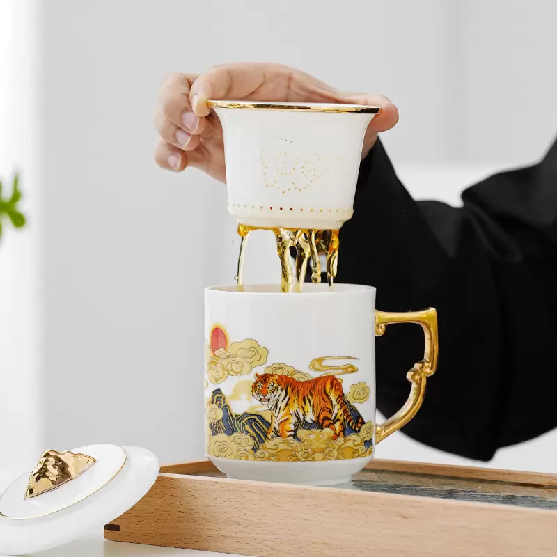 国潮办公杯德化羊脂玉瓷水杯家用带盖含过滤描金泡茶杯陶瓷马克杯