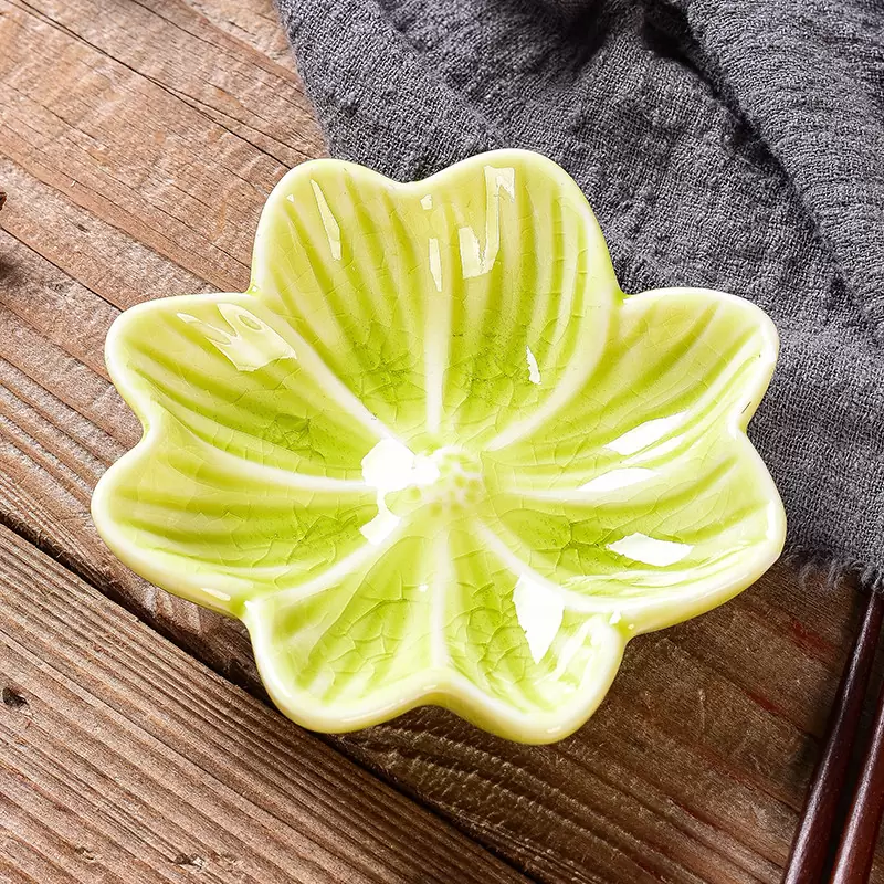 清新花朵造型陶瓷小碟 冰裂纹釉樱花味碟 家用蘸料碟现货批发